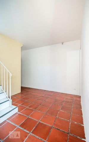 Casa à venda com 160m², 3 quartos e 2 vagas Casa à venda com 160m², 3 quartos e 2 vagasEntrada da Sala