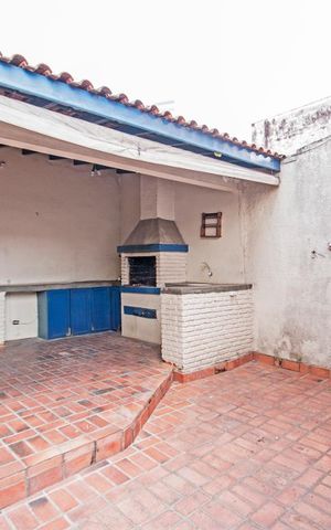 Casa à venda com 160m², 3 quartos e 2 vagas Casa à venda com 160m², 3 quartos e 2 vagasQuintal