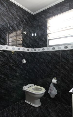 Casa para alugar com 460m², 4 quartos e 2 vagasBanheiro 2