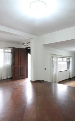 Casa para alugar com 460m², 4 quartos e 2 vagasSala