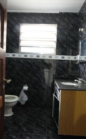Casa para alugar com 460m², 4 quartos e 2 vagasBanheiro 2