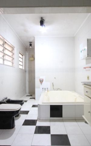 Casa para alugar com 460m², 4 quartos e 2 vagasSuíte