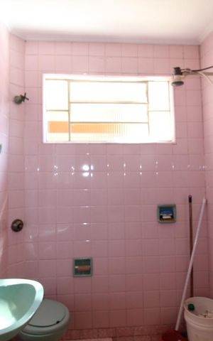 Casa à venda com 500m², 3 quartos e 7 vagasEdicula banheiro serviço