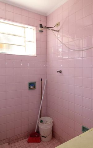Casa à venda com 500m², 3 quartos e 7 vagasEdicula banheiro serviço