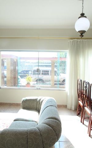 Casa à venda com 500m², 3 quartos e 7 vagasSala