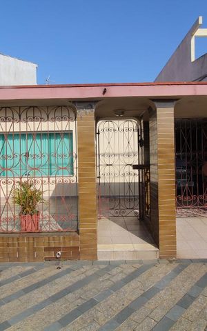 Casa à venda com 500m², 3 quartos e 7 vagasFachada
