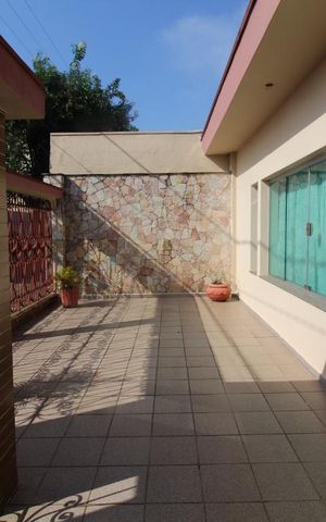 Casa à venda com 500m², 3 quartos e 7 vagasFrante da casa