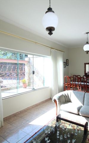 Casa à venda com 500m², 3 quartos e 7 vagasSala