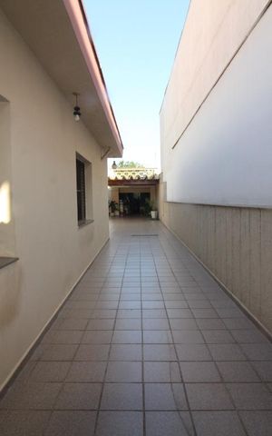 Casa à venda com 500m², 3 quartos e 7 vagasCorredor lateral