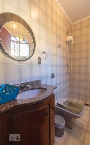 Casa à venda com 350m², 3 quartos e 4 vagas Casa à venda com 350m², 3 quartos e 4 vagasBanheiro do quarto 2