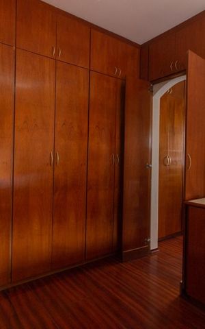 Casa à venda com 350m², 3 quartos e 4 vagas Casa à venda com 350m², 3 quartos e 4 vagasQuarto 1