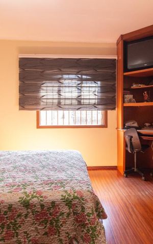 Casa à venda com 350m², 3 quartos e 4 vagas Casa à venda com 350m², 3 quartos e 4 vagasQuarto 1