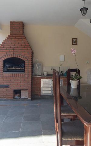 Casa à venda com 350m², 3 quartos e 4 vagas Casa à venda com 350m², 3 quartos e 4 vagasChurrasqueira