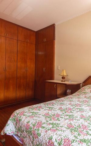 Casa à venda com 350m², 3 quartos e 4 vagas Casa à venda com 350m², 3 quartos e 4 vagasQuarto 1