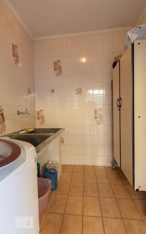 Casa à venda com 350m², 3 quartos e 4 vagas Casa à venda com 350m², 3 quartos e 4 vagasÁrea de serviço