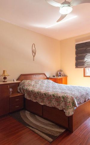 Casa à venda com 350m², 3 quartos e 4 vagas Casa à venda com 350m², 3 quartos e 4 vagasQuarto 1