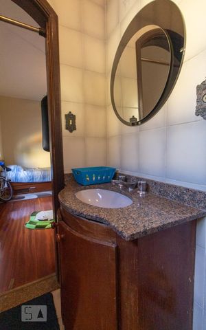 Casa à venda com 350m², 3 quartos e 4 vagas Casa à venda com 350m², 3 quartos e 4 vagasBanheiro do quarto 2
