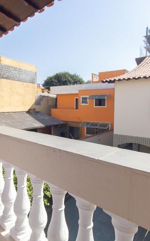 Casa à venda com 350m², 3 quartos e 4 vagas Casa à venda com 350m², 3 quartos e 4 vagasVaranda