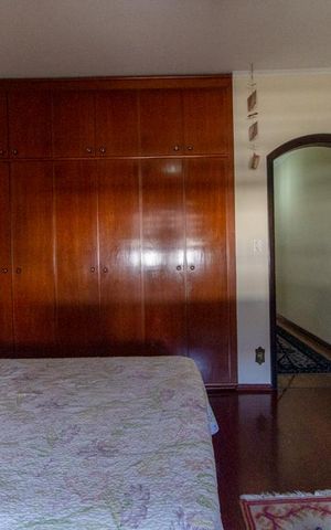 Casa à venda com 350m², 3 quartos e 4 vagas Casa à venda com 350m², 3 quartos e 4 vagasQuarto 3