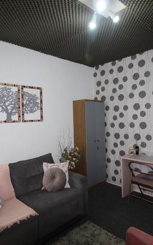 Casa à venda com 240m², 4 quartos e 3 vagasStudio 