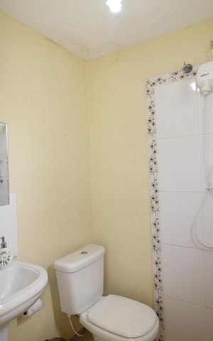 Casa à venda com 240m², 4 quartos e 3 vagasBanheiro 4 serviço