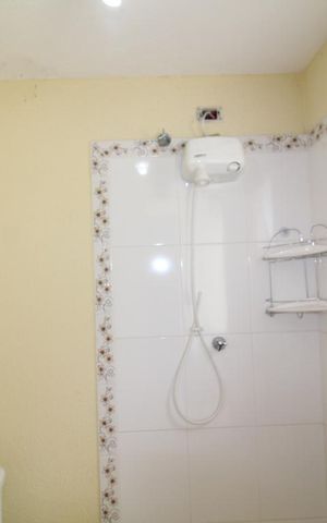 Casa à venda com 240m², 4 quartos e 3 vagasBanheiro 4 serviço