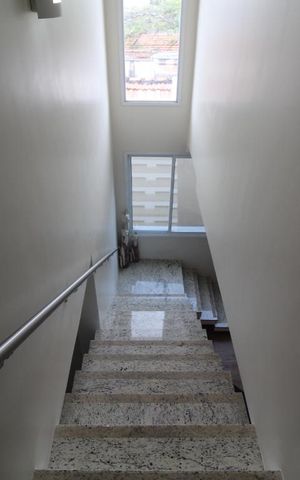 Casa à venda com 240m², 4 quartos e 3 vagasAcesso aos quartos