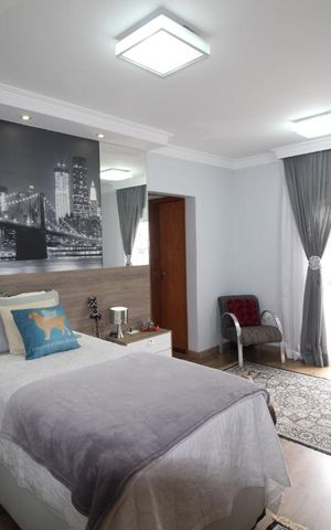 Casa à venda com 240m², 4 quartos e 3 vagasQuarto 2 suite