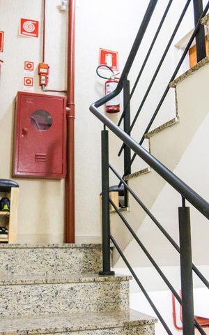 Apartamento à venda com 88m², 2 quartos e 2 vagas Apartamento à venda com 88m², 2 quartos e 2 vagasEscadas