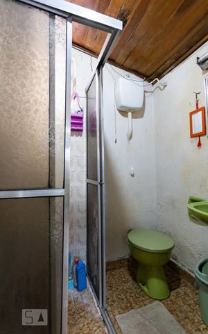 Casa à venda com 400m², 8 quartos e 4 vagas Casa à venda com 400m², 8 quartos e 4 vagasBanheiro
