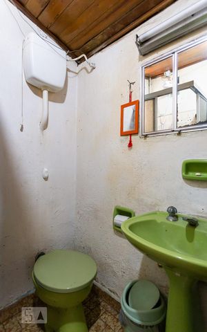 Casa à venda com 400m², 8 quartos e 4 vagas Casa à venda com 400m², 8 quartos e 4 vagasBanheiro