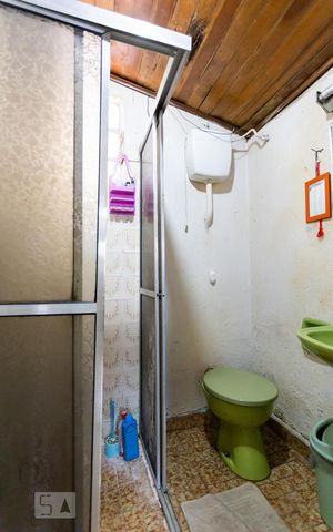 Casa à venda com 400m², 8 quartos e 4 vagas Casa à venda com 400m², 8 quartos e 4 vagasBanheiro