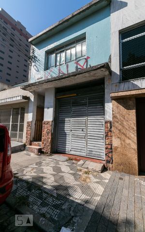 Casa à venda com 80m², 2 quartos e sem vagaFachada