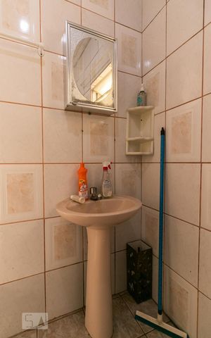 Casa à venda com 80m², 2 quartos e sem vagaBanheiro