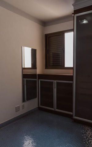 Apartamento à venda com 281m², 4 quartos e 2 vagas Apartamento à venda com 281m², 4 quartos e 2 vagasQuarto Suíte 1