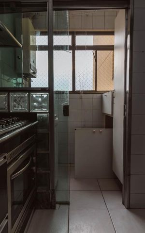Apartamento à venda com 281m², 4 quartos e 2 vagas Apartamento à venda com 281m², 4 quartos e 2 vagasCozinha