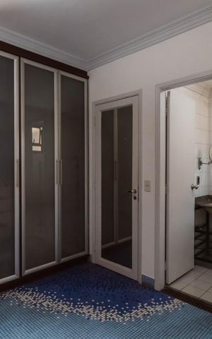 Apartamento à venda com 281m², 4 quartos e 2 vagas Apartamento à venda com 281m², 4 quartos e 2 vagasQuarto Suíte 1