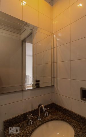 Apartamento à venda com 281m², 4 quartos e 2 vagas Apartamento à venda com 281m², 4 quartos e 2 vagasBanheiro