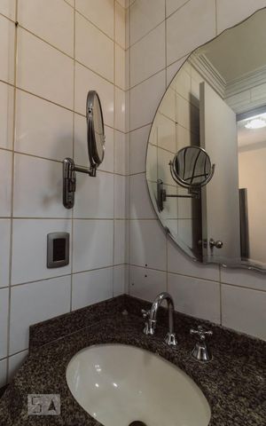 Apartamento à venda com 281m², 4 quartos e 2 vagas Apartamento à venda com 281m², 4 quartos e 2 vagasBanheiro da Suíte 1