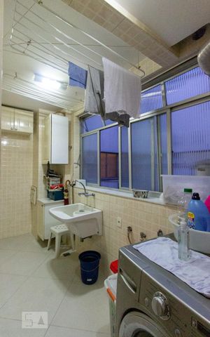 Apartamento à venda com 170m², 4 quartos e 2 vagas Apartamento à venda com 170m², 4 quartos e 2 vagasÁrea de Serviço