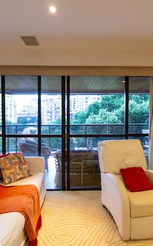 Apartamento à venda com 170m², 4 quartos e 2 vagas Apartamento à venda com 170m², 4 quartos e 2 vagasSala
