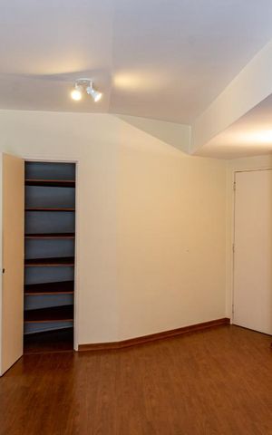 Apartamento à venda com 74m², 2 quartos e 1 vaga Apartamento à venda com 74m², 2 quartos e 1 vagaSala