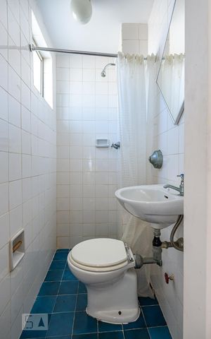 Apartamento à venda com 74m², 2 quartos e 1 vaga Apartamento à venda com 74m², 2 quartos e 1 vagaBanheiro de Serviço