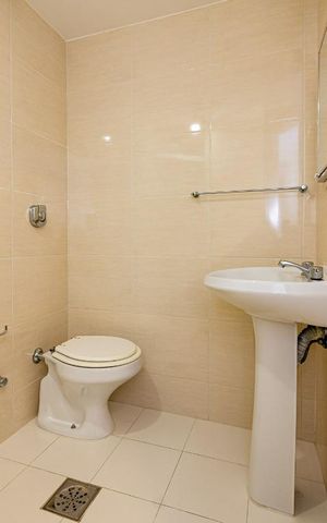 Apartamento à venda com 74m², 2 quartos e 1 vaga Apartamento à venda com 74m², 2 quartos e 1 vagaBanheiro Social