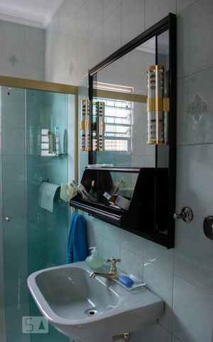 Casa à venda com 161m², 7 quartos e 2 vagasBANHEIRO