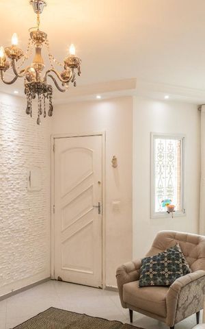 Casa à venda com 197m², 3 quartos e 2 vagas Casa à venda com 197m², 3 quartos e 2 vagasSala