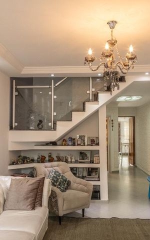 Casa à venda com 197m², 3 quartos e 2 vagas Casa à venda com 197m², 3 quartos e 2 vagasSala