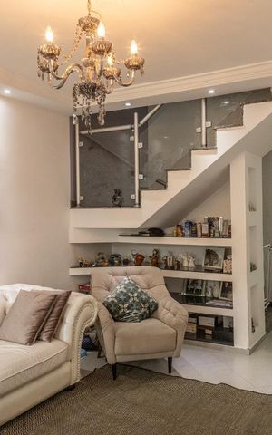 Casa à venda com 197m², 3 quartos e 2 vagas Casa à venda com 197m², 3 quartos e 2 vagasSala