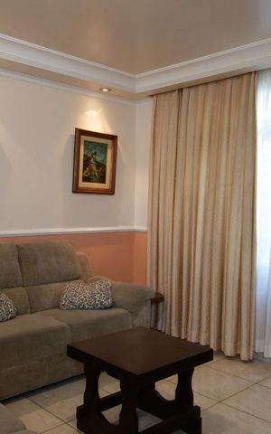 Casa à venda com 185m², 3 quartos e 2 vagas Casa à venda com 185m², 3 quartos e 2 vagasSala