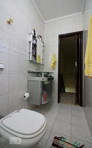 Casa à venda com 175m², 3 quartos e 2 vagasBanheiro Social